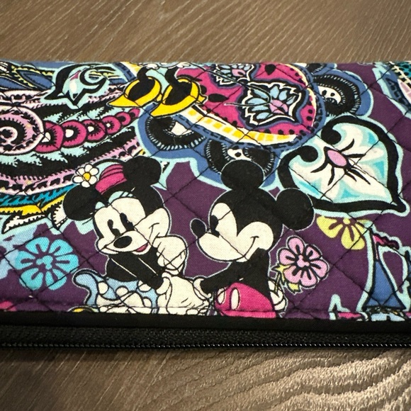 Vera Bradley Disney Mickey/Minnie Paisley Celebration Wristlet - Picture 3 of 7